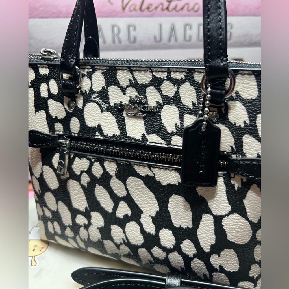 Coach Mini Gallery Crossbody spotted animal print black/chalk NWOT - Picture 3 of 14